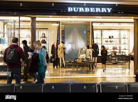 burberry heathrow terminal 4|heathrow luggage store terminal 4.